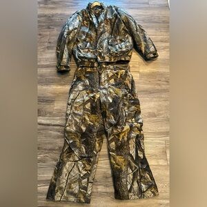Waterproof camo hunting jacket and pants